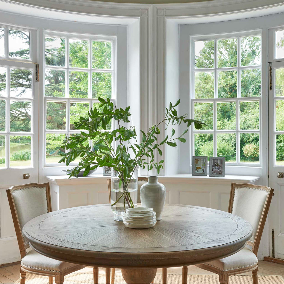 Round Type Dinning Table